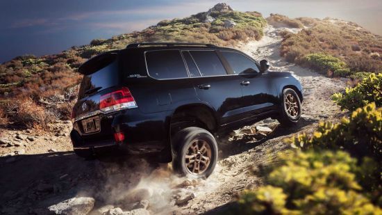 Стала відома дата дебюту оновленої версії культового позашляховика Toyota Land Cruiser