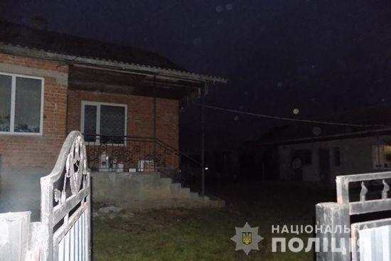 На Тернопільщині чоловік зарізав дружину і намагався вчинити самогубство