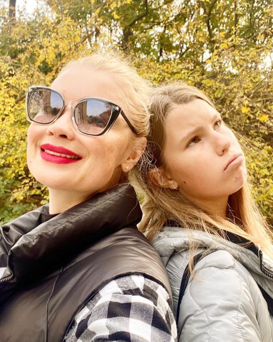 Лідія Таран захопила кумедними знімками з 13-річною донькою: "Як подружки"