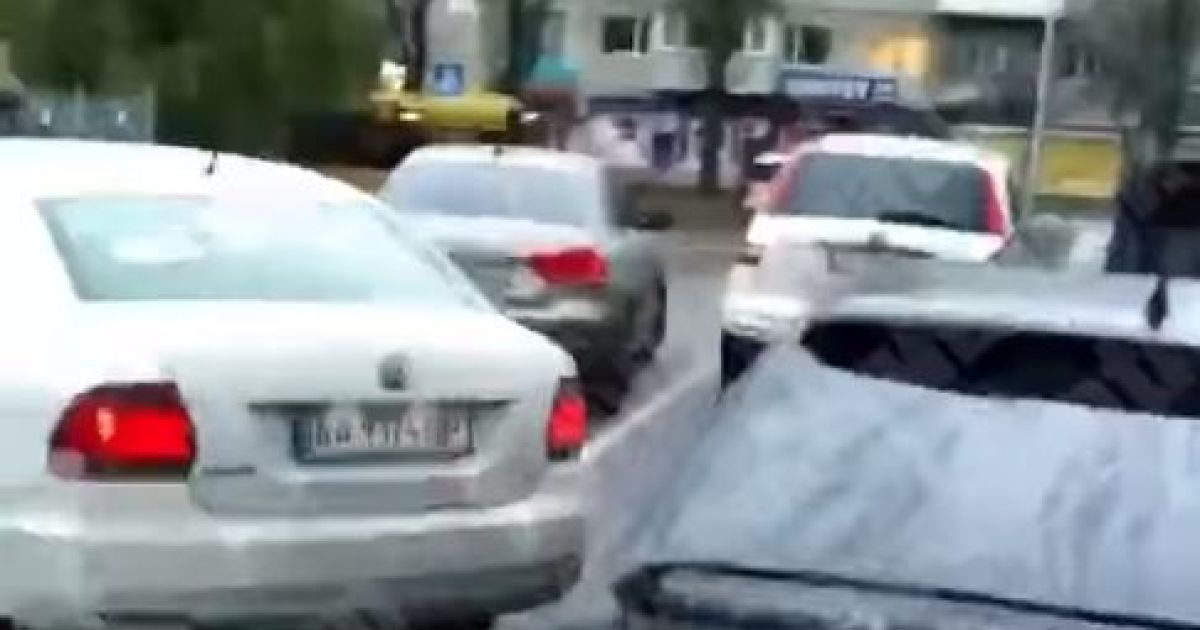 В Киеве в масштабном ДТП не разминулись сразу шесть машин