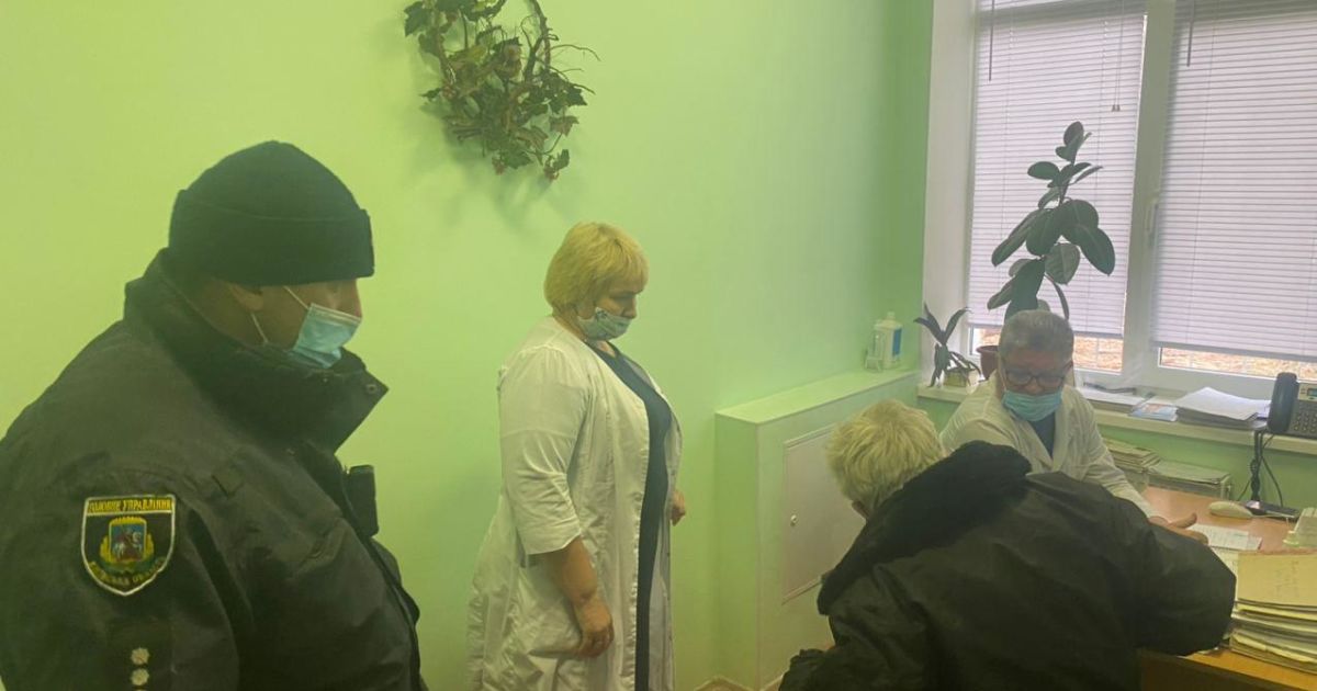 Под Киевом водителя за рулем разбил инсульт