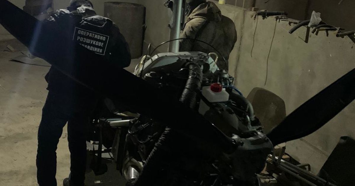 Контрабандисти пересідають із авто на літальні апарати: на Закарпатті затримали дельтаплан