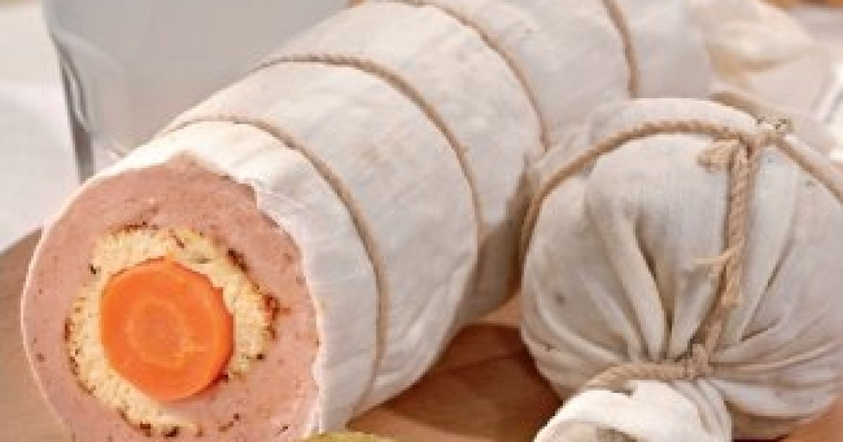 М’ясний рулет по-луганськи з омлетом та морквою