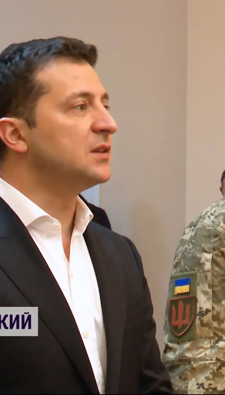 Владимир Зеленский во время визита в центр реабилитации военных в Ирпене поблагодарил волонтеров