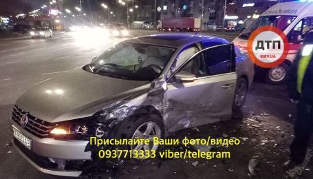 В Киеве ночью случилось серьезное ДТП: есть пострадавшие
