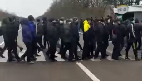 У Кіровоградській області гірники уранових шахт перекрили одразу три траси