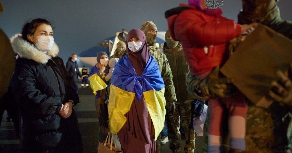 Як повертали двох українок та їхніх семеро дітей із сирійського табору: подробиці евакуації
