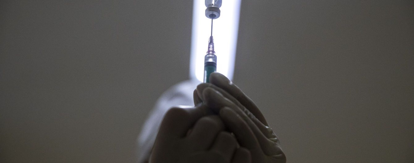 США заподозрили, что РФ и Китай используют свои вакцины для достижения дипломатических целей