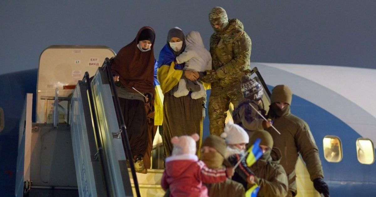 "Выхода оттуда нет": эвакуированы из сирийского лагеря украинки о жизни с членами ИДИЛ