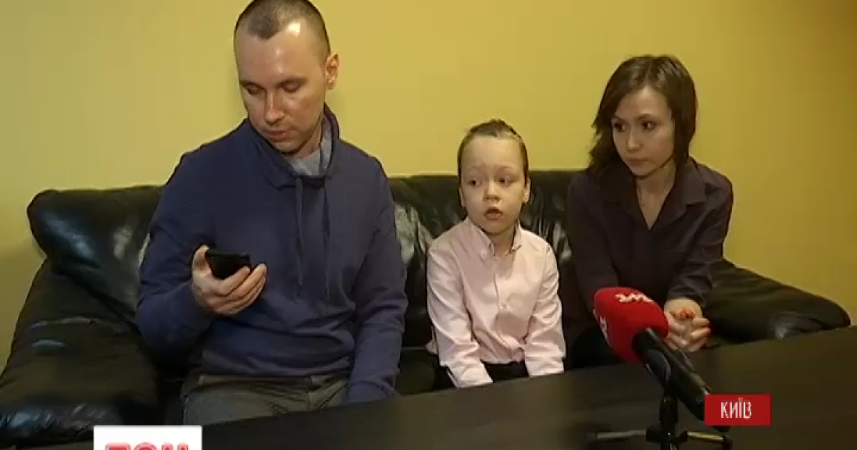 Учительница заставляла первоклассника биться головой об доску