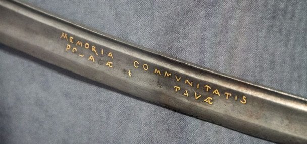 В Киеве показали уникальную саблю XVIII века, рассказывающую историю создания государства