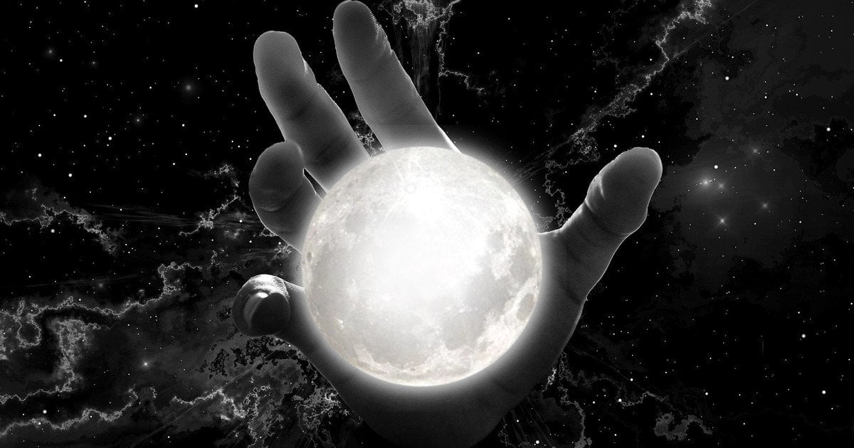 Астронавти NASA показали, як поводиться вода у відкритому космосі: крапля стала ідеальною кулею (фото)