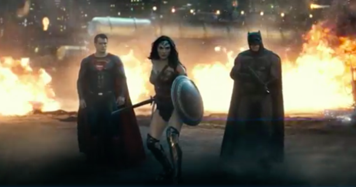 Также в ролике появляется злодей из комиксов про Супермена Лекс Лютор в исполнении Джесси Айзенберга