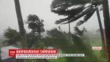 Східні території Філіппін накрив потужний буревій "ВонФон"
