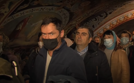 "Стер все бегом": в Ровно из храма силой выгнали журналистов, снимавших нарушение карантина