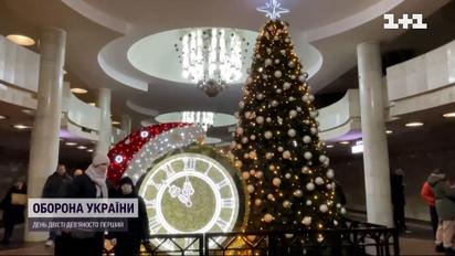 Главную елку Харькова установили в метро и приглашают там праздновать Новый год