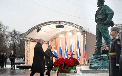 Путін відкрив у Москві пам'ятник кубинському диктатору Фіделю Кастро