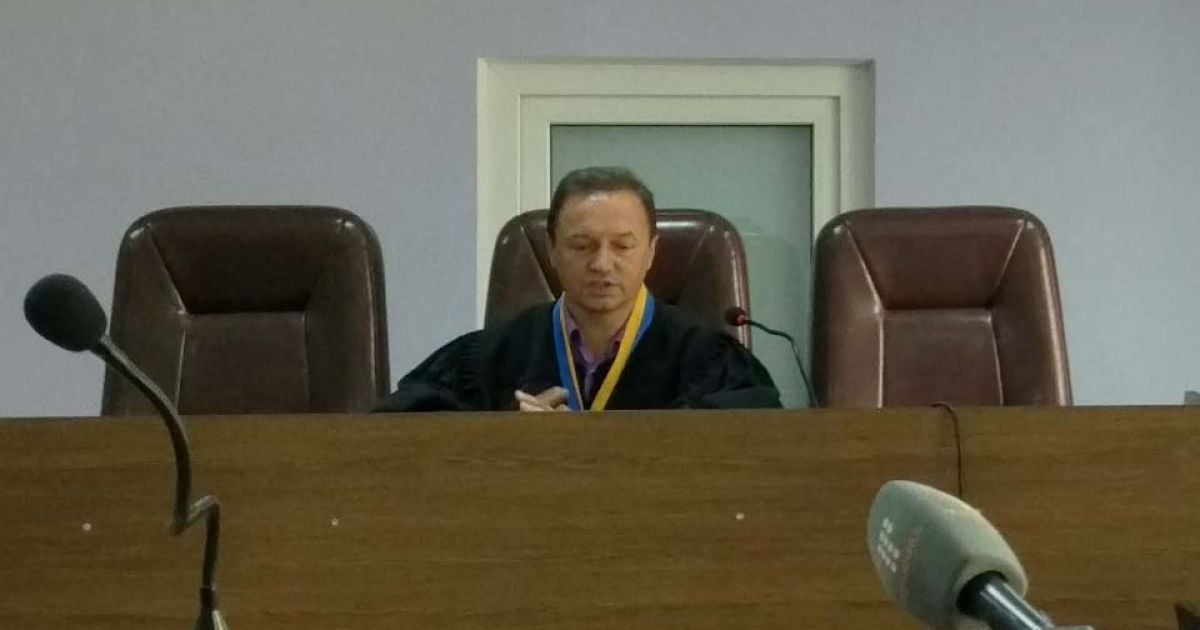 Вища рада правосуддя відсторонила від посади схопленого на хабарі суддю
