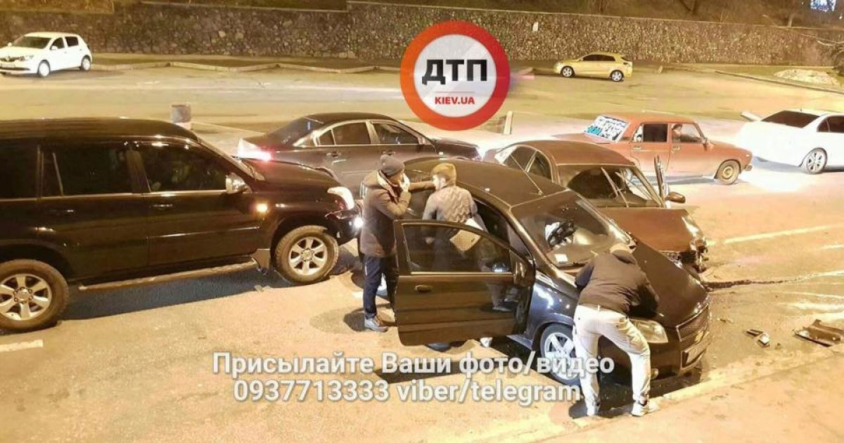 ДТП Київ Лаврська_3 / © facebook.com/dtp.kiev.ua