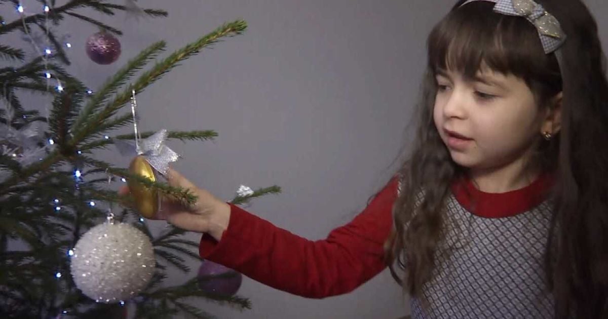 Времени мало: 6-летней Лизе грозит полная инвалидность, семья просит помощи