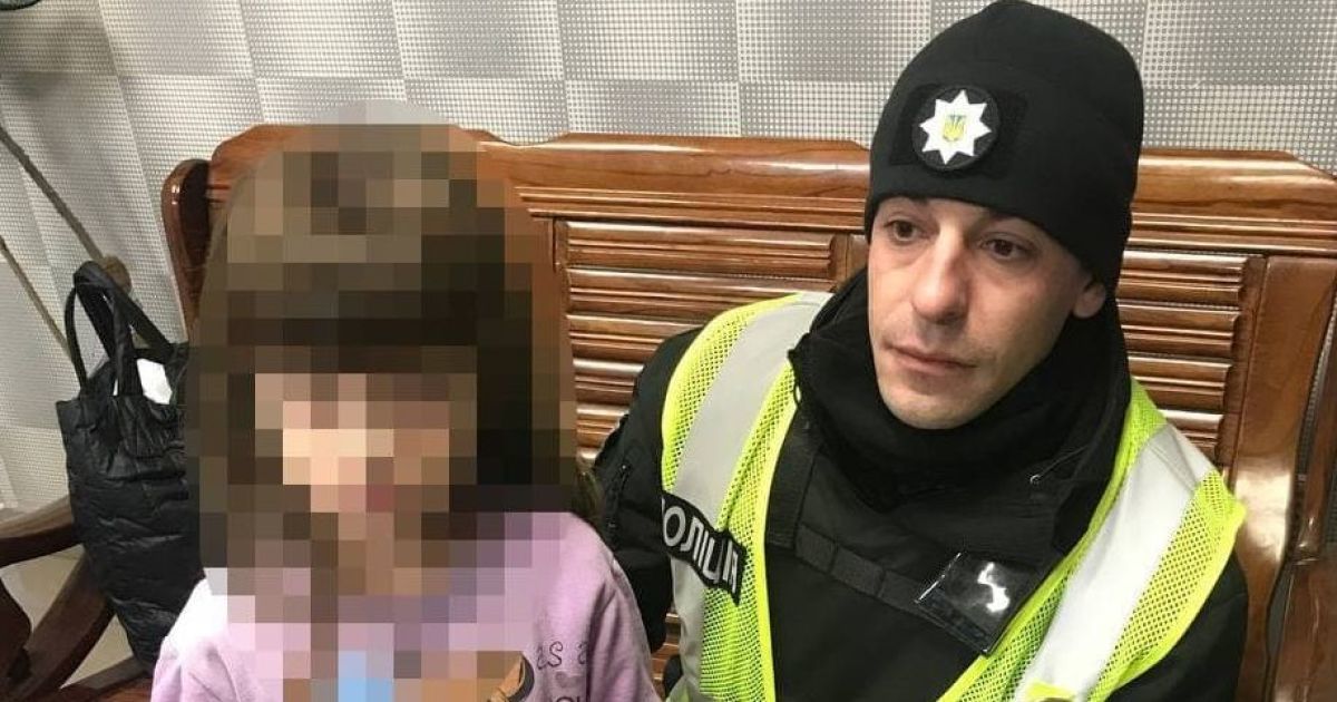 Без куртки на поиски мамы: в Одессе маленький ребенок сбежал из приюта (фото)