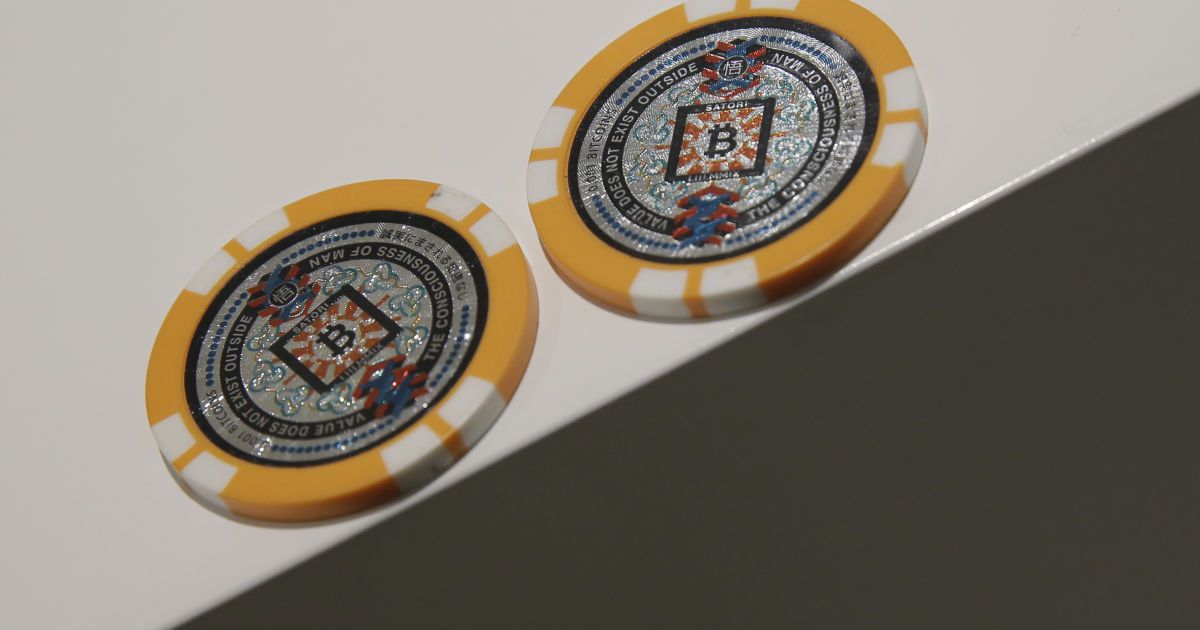 Після досягнення історичного максимуму вартість Bitcoin різко обвалилася