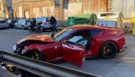 Співробітник автомийки розбив Ferrari відомого футболіста
