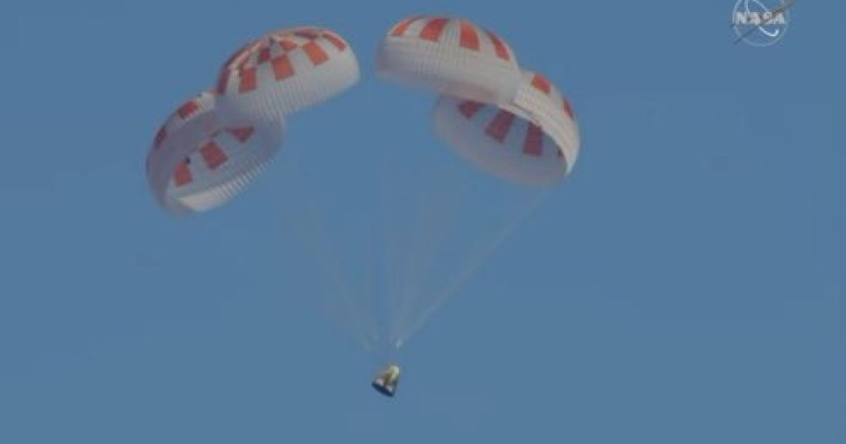 Перша місія оновленої космічної "вантажівки" Dragon завершена: апарат успішно приводнився