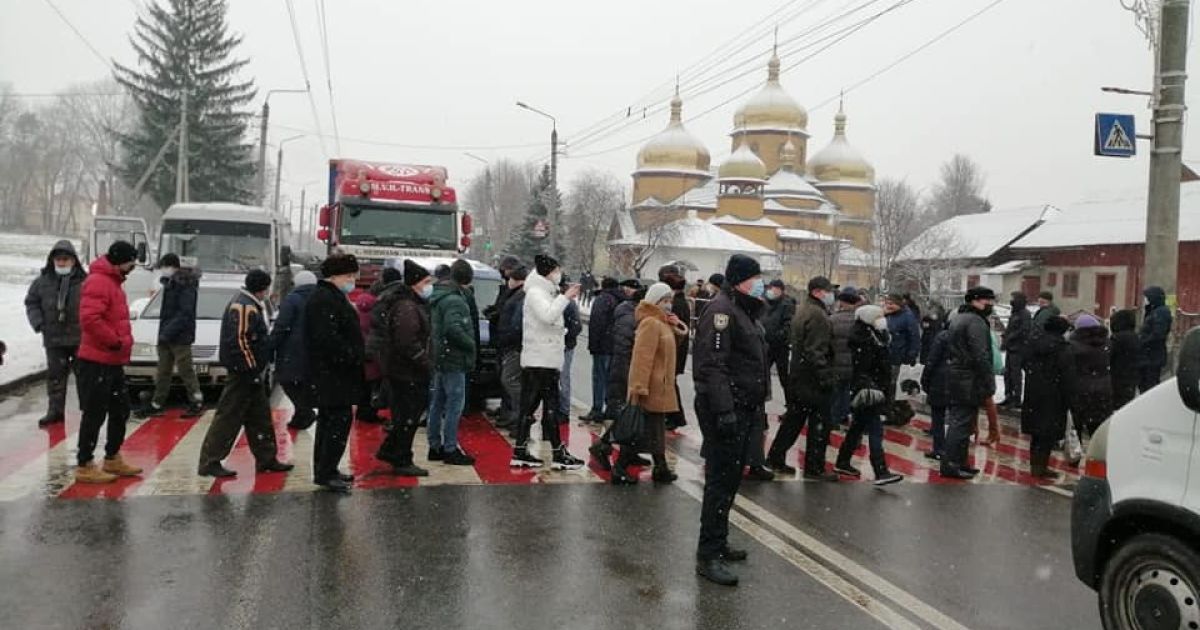 Тарифні протести: під Івано-Франківськом люди перекрили державну трасу