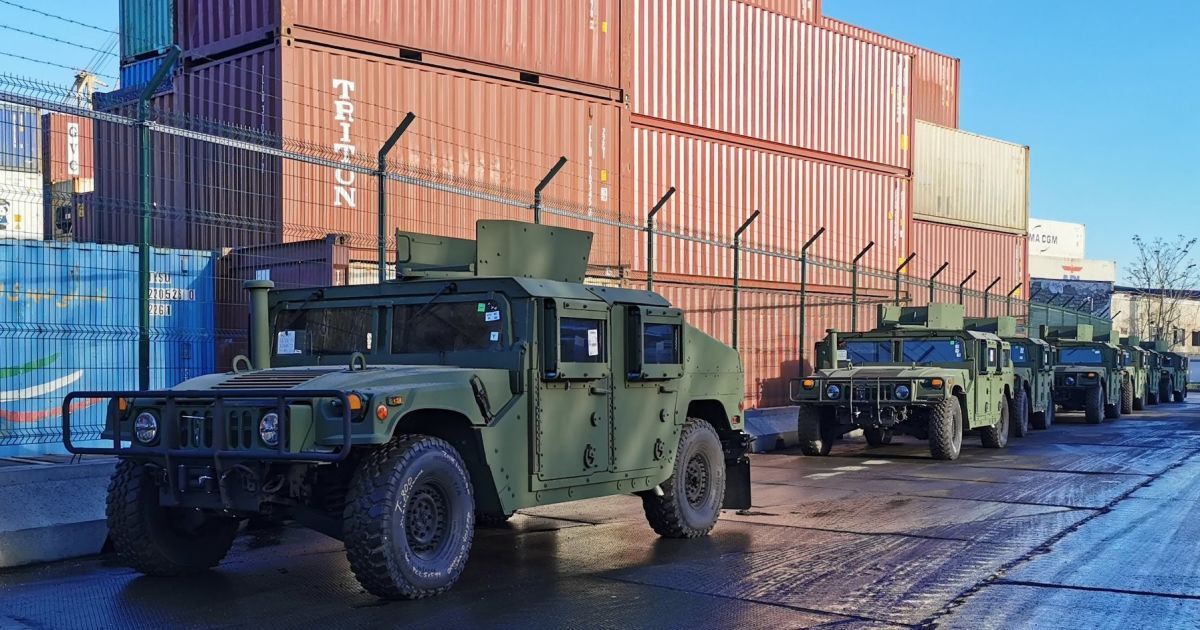 США передали для украинской армии два десятка американских HMMWV