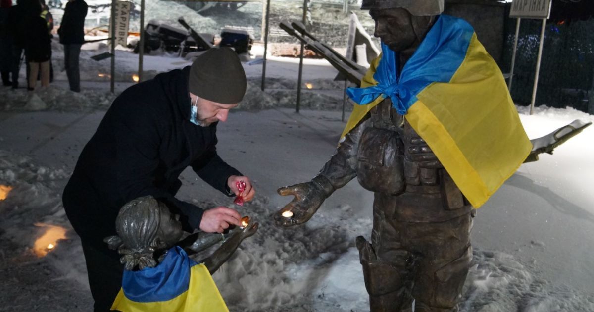 День пам'яті захисників Донецького аеропорту: в Україні вшанували пам'ять легендарних кіборгів