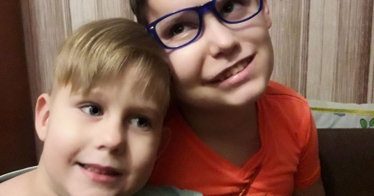 Помощи в лечении двух сыновей Дамиана и Максима просит мама