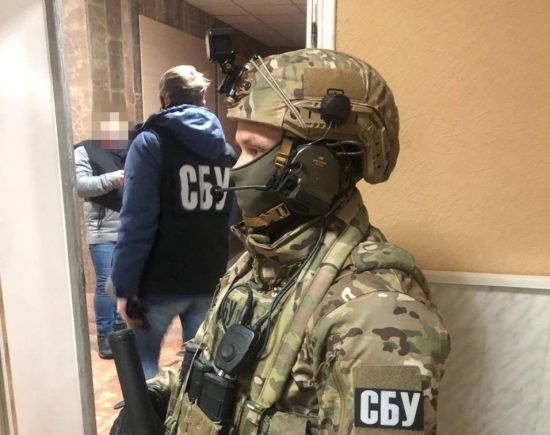 У Києві затримали поліцейського, який вимагав $10 тисяч хабаря