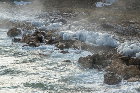 Нічні купання на Водохреще: в Одесі відчайдухи встигли пірнути у холодне море ще до світанку
