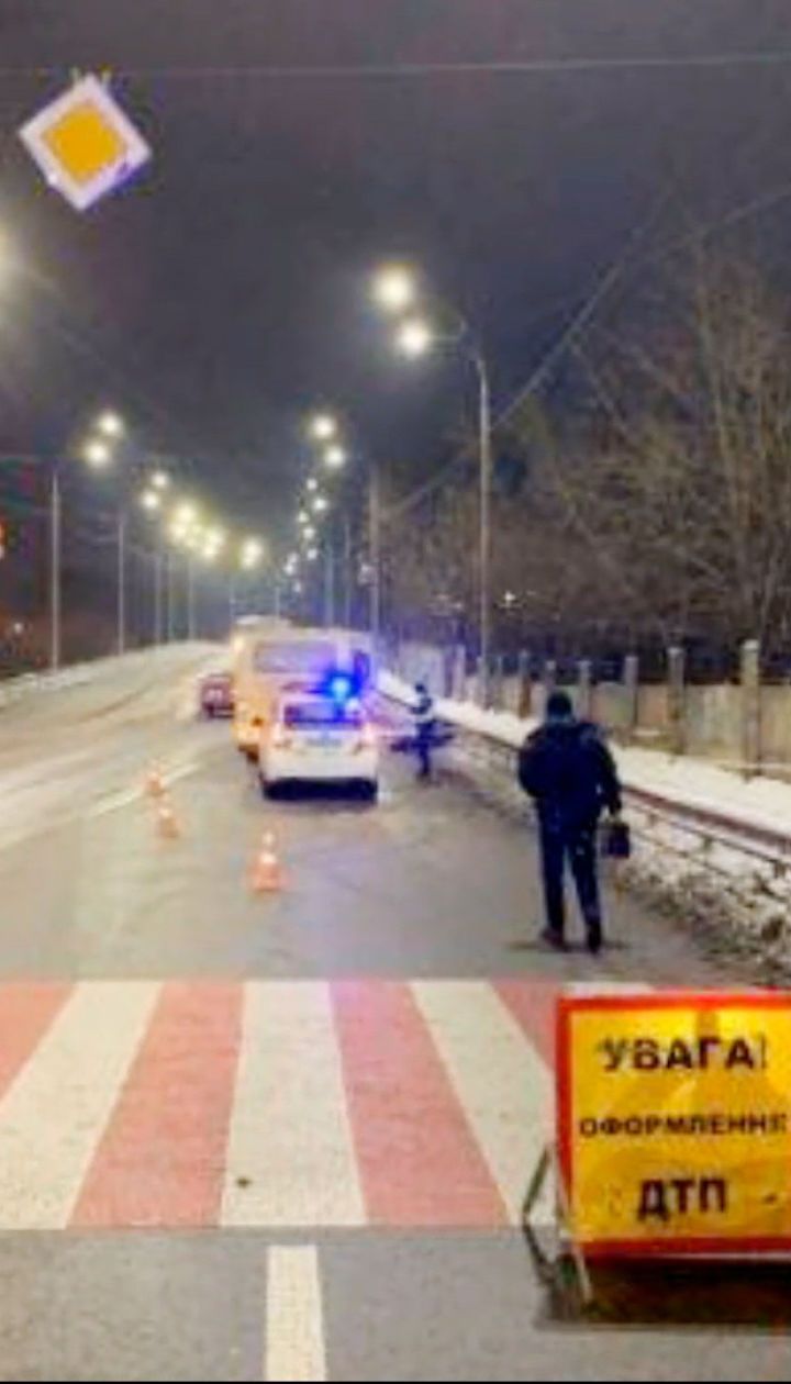 У Києві водій маршрутного таксі збив на смерть пішохода