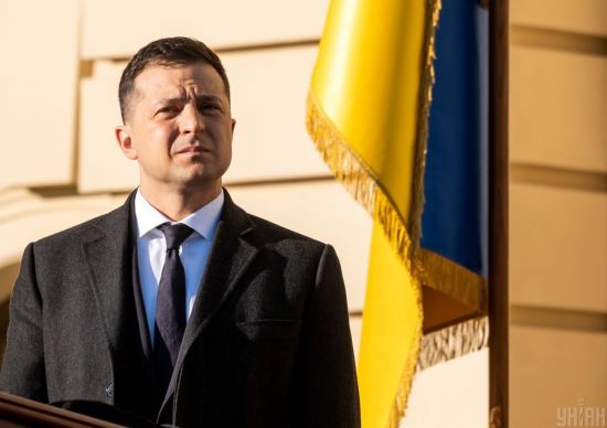Зеленський видав свій перший нагородний пістолет: стало відомо, кому він дістався