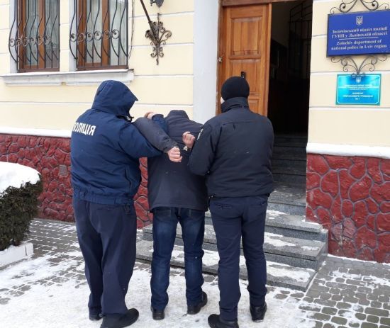 Катували сокирою: у Львівській області двоє грабіжників напали на чоловіка (фото)