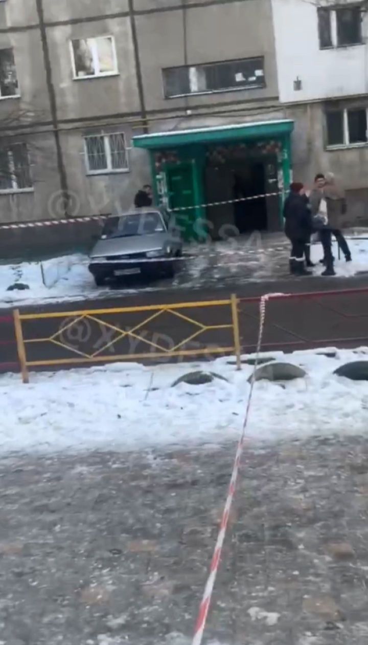 Вийшов з будинку з головою в руках: в Одесі затримали підозрюваного у вбивстві