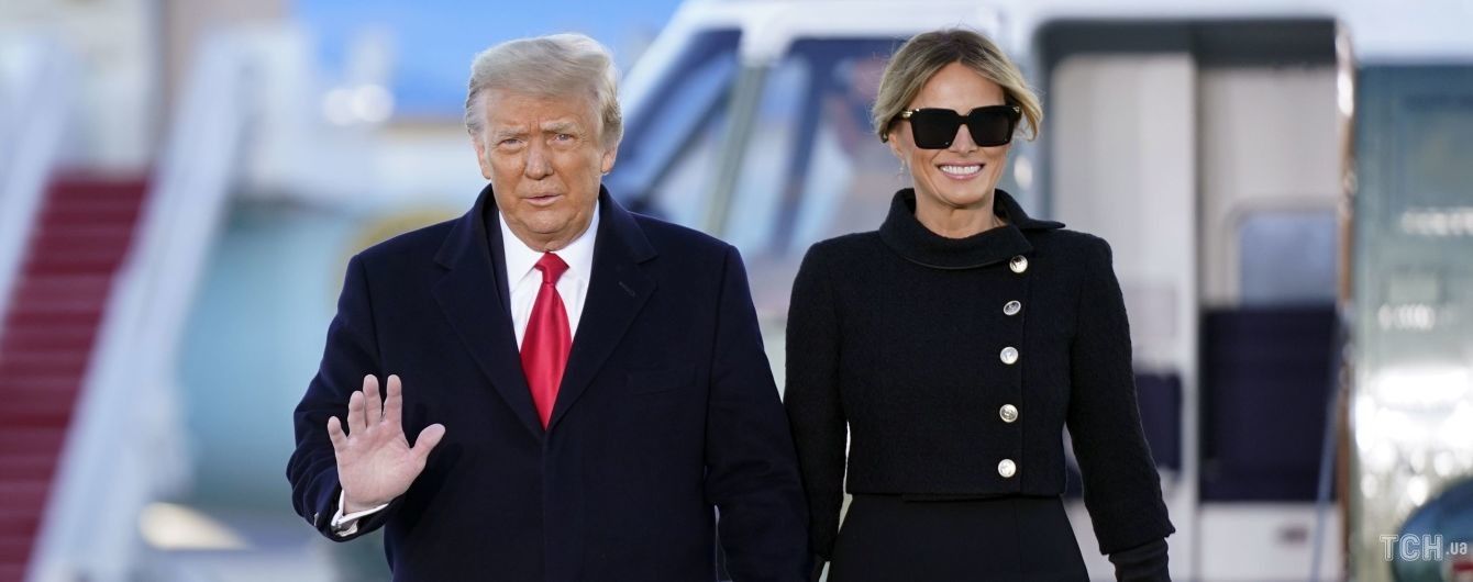 Більше не господиня: схудла Меланія Трамп в усьому чорному покинула Білий дім