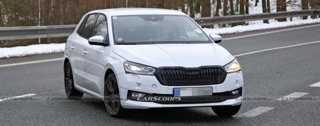 В Сети появились изображения новой Skoda Fabia