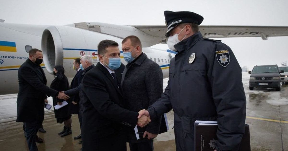 Зеленський прибув до Харкова і вже оглядає місце пожежі, де під час займання загинули 15 людей