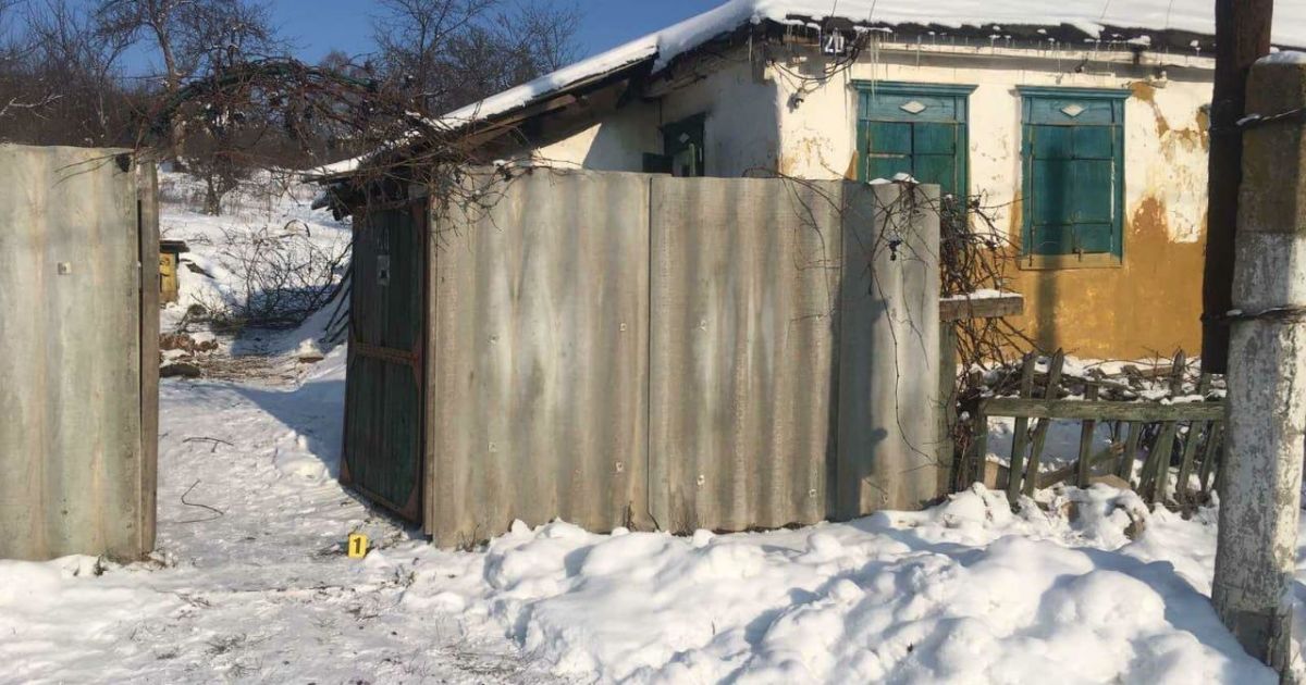 Під Харковом син штахеткою до смерті забив прикуту хворобою до ліжка матір