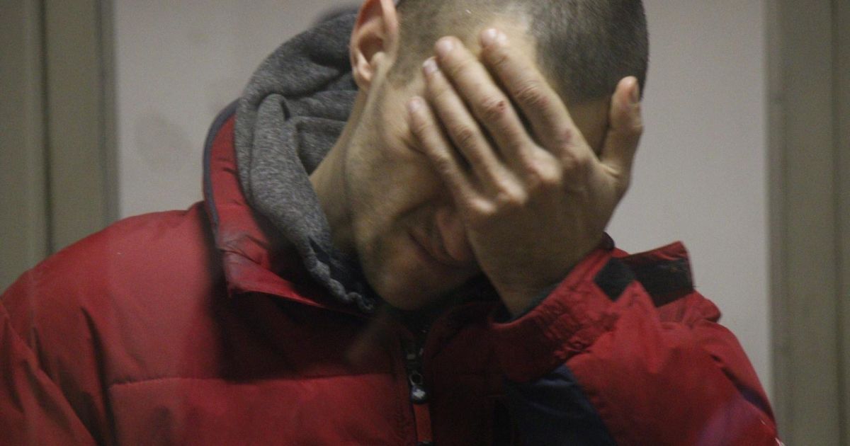 Відрізав голову батькові і зарізав знайомого: в Одесі підозрюваний у подвійному вбивстві попросив відправити його під варту