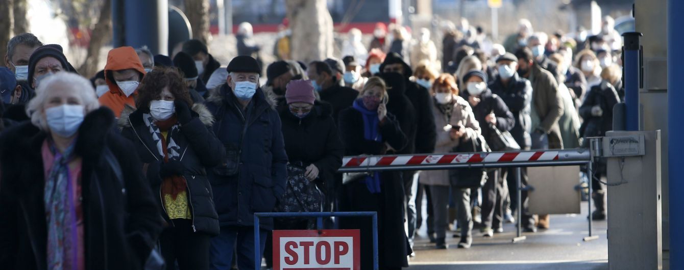 У МОЗ розповіли, як і де українцям після вакцинації видаватимуть COVID-паспорти