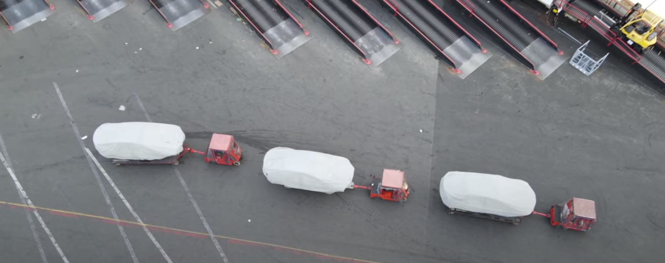 У США на заводі Tesla дрон виявив декілька загадкових новинок: відео
