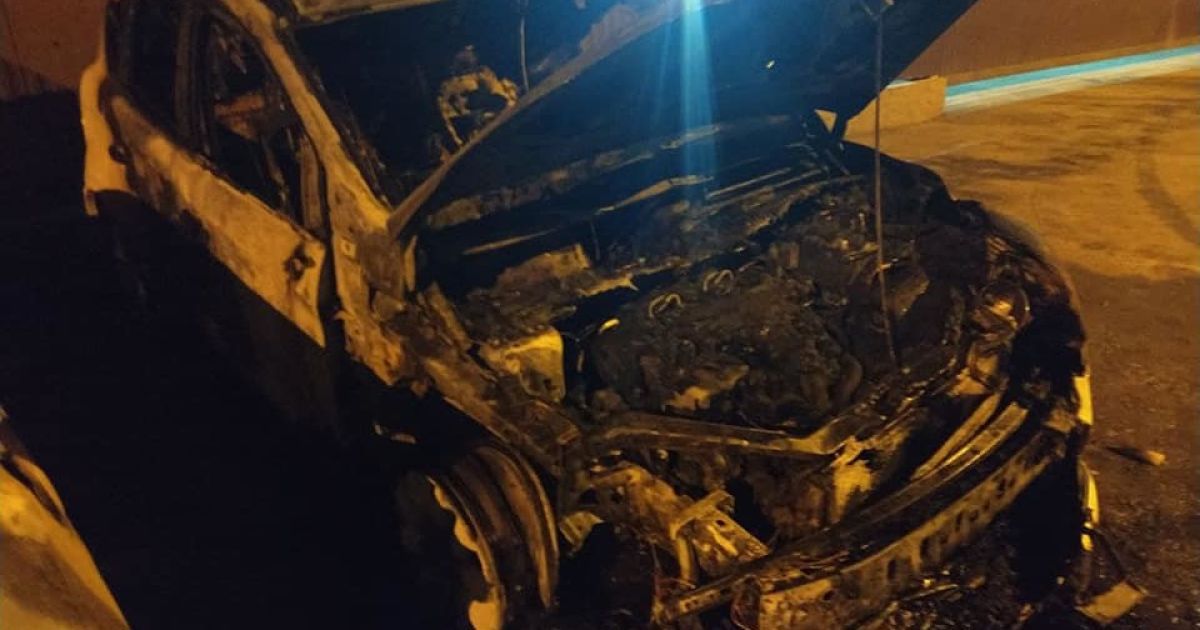Згоріло вщент: у Хмельницькій області спалили авто депутату міськради