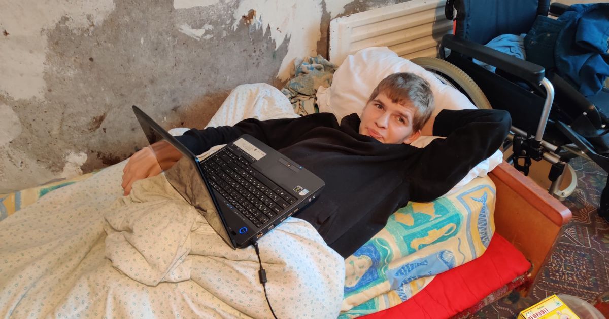Операція може подарувати 19-річному Богдану шанс знову стати на ноги після нещасного випадку