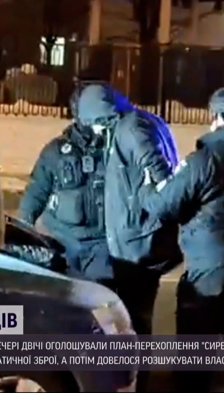 В Киеве ночью копы задержали группу людей, которая стреляла из автоматического оружия в автомобиль