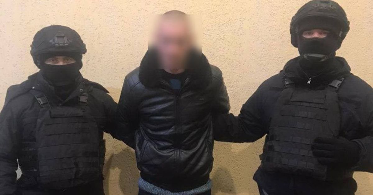 Угрожал пистолетом и насиловал: в Харькове задержали мужчину, который напал на девушку