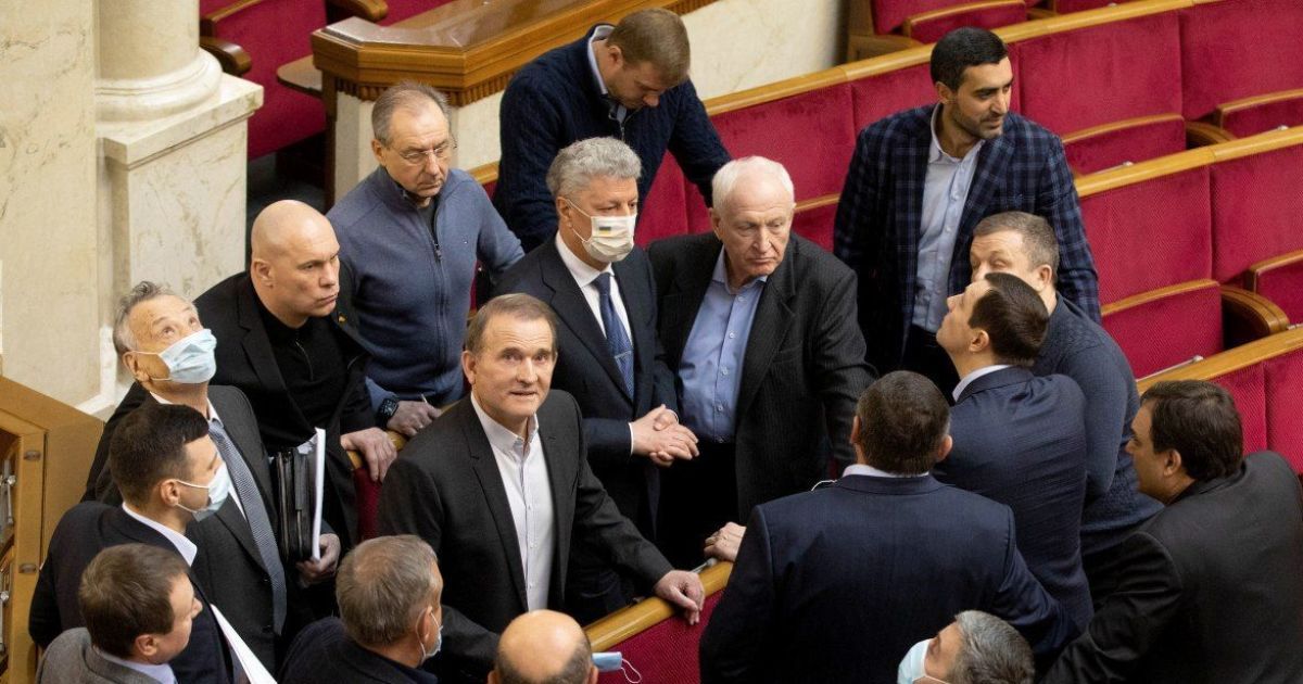 Больше не лидер: партия "Слуга народа" за месяц растеряла свой парламентский рейтинг
